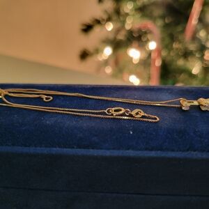 Elegant Gold Necklace